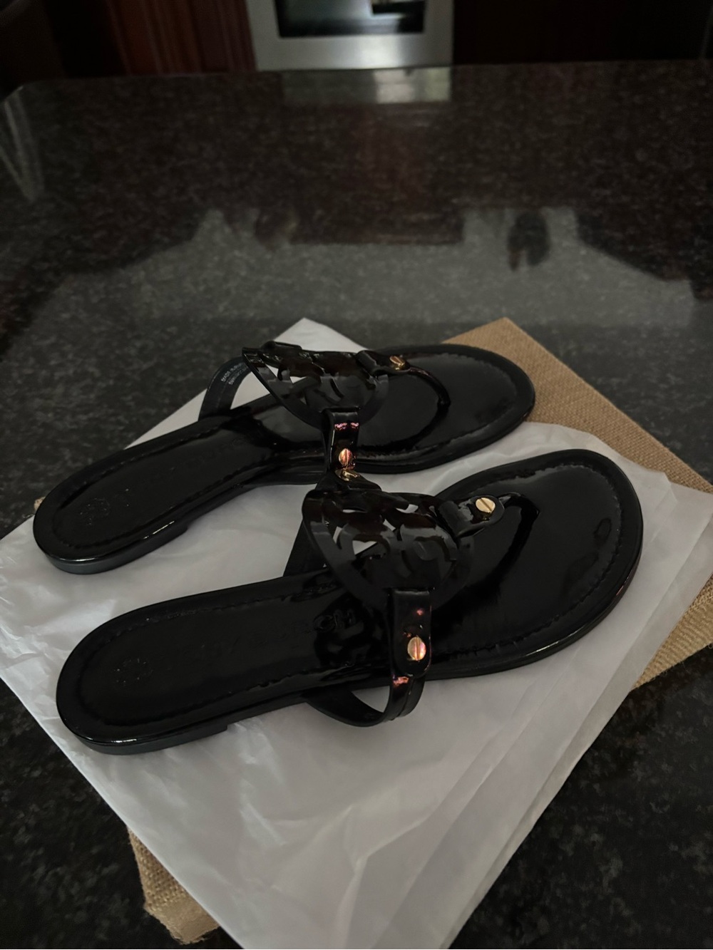 Worn once. Tory Burch Patent black leather sandals - Picture 4 of 9